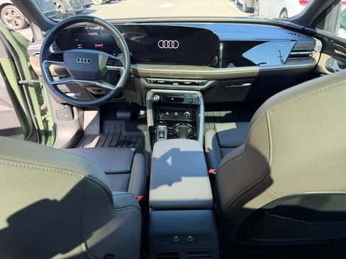 Used 2025 Audi Q5 Premium Plus w/ Premium Plus AWD/4WD image 19