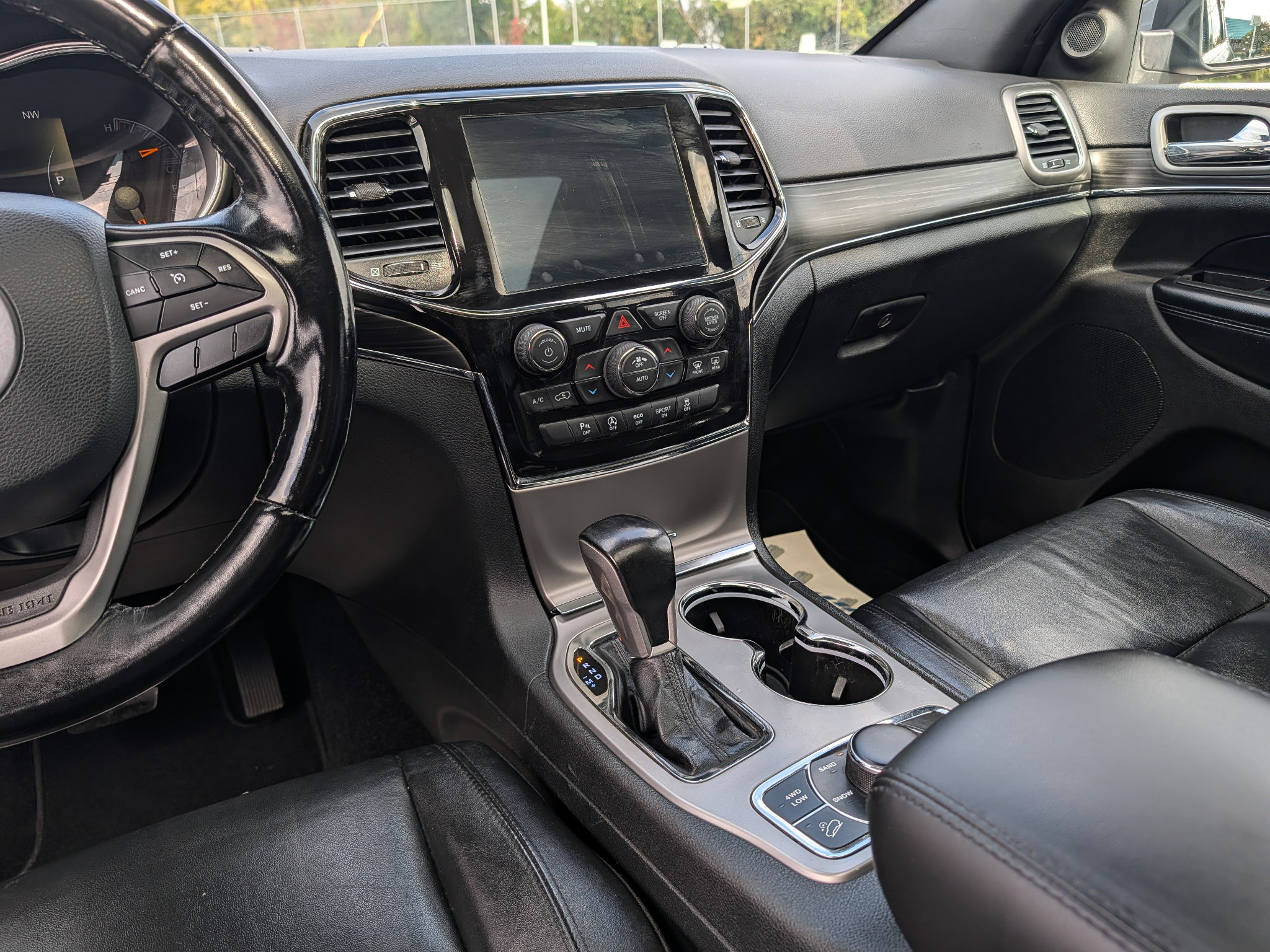 Used 2021 Jeep Grand Cherokee Limited AWD/4WD image 25