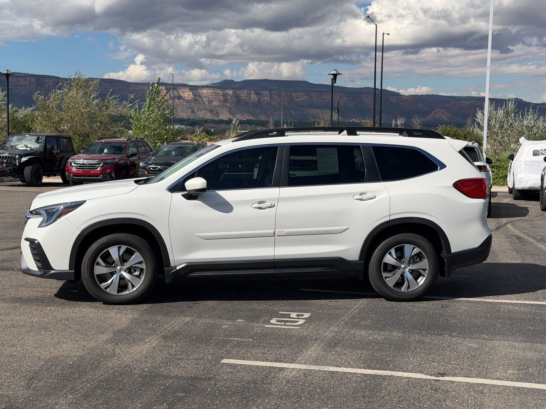 Certified 2024 Subaru Ascent Premium w/ Convenience Package AWD/4WD image 2