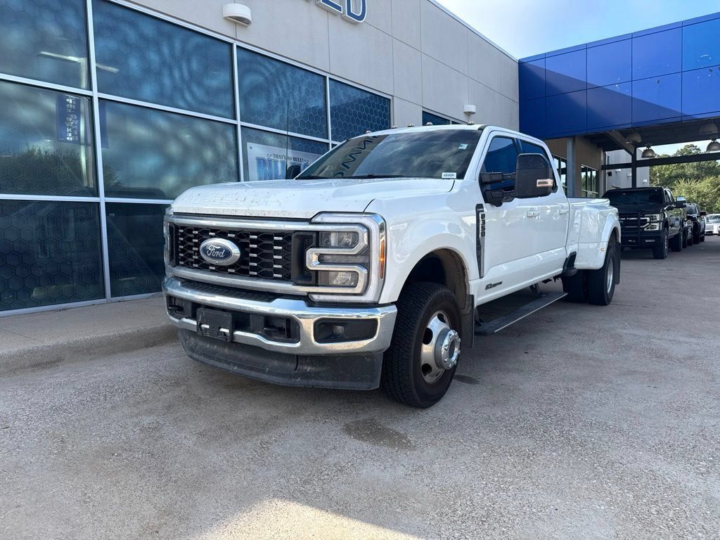 Used 2025 Ford F350 Lariat w/ FX4 Off-Road Package AWD/4WD image 4
