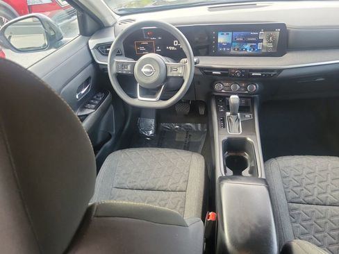Certified 2025 Nissan Kicks SV FWD image 17