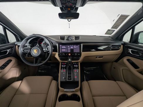 New 2026 Porsche Macan image 20