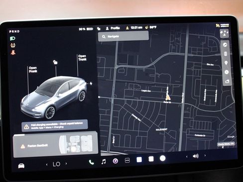 Used 2022 Tesla Model Y Long Range image 23