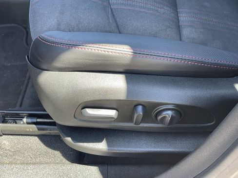 Used 2022 Chevrolet Equinox RS FWD image 21