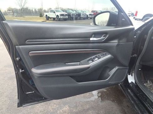 Used 2022 Nissan Altima 2.5 SR w/ Midnight Edition Package image 24