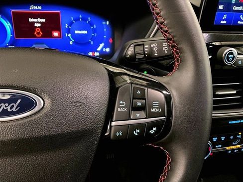 Certified 2022 Ford Escape SEL w/ SEL Stealth AWD Package image 18