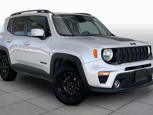 Used 2020 Jeep Renegade Altitude w/ UConnect 8.4 Nav Group AWD/4WD image 3