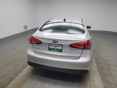 Used 2017 Kia Forte LX w/ LX Popular Package image 7