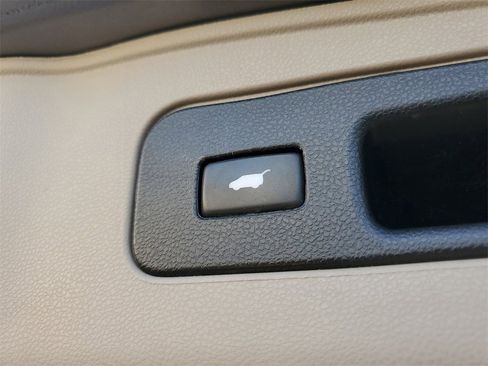 Used 2012 Honda Odyssey Touring image 10