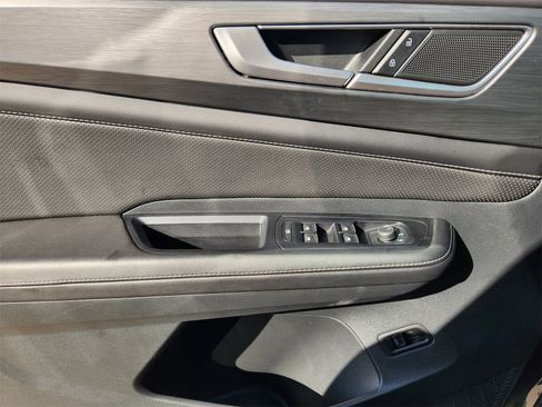 Used 2025 Volkswagen Atlas Cross Sport SE image 32