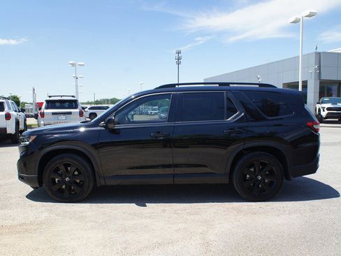 Used 2025 Honda Pilot Black Edition image 14