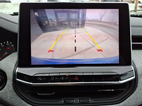 Used 2022 Jeep Compass Latitude w/ Sun and Sound Group image 21