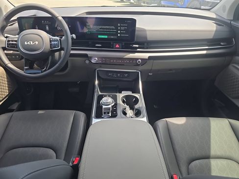 New 2026 Kia Carnival EX FWD image 13