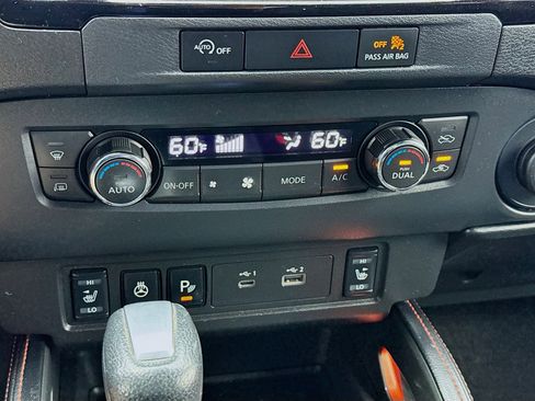Used 2023 Nissan Frontier PRO-4X w/ Pro Convenience Package image 12