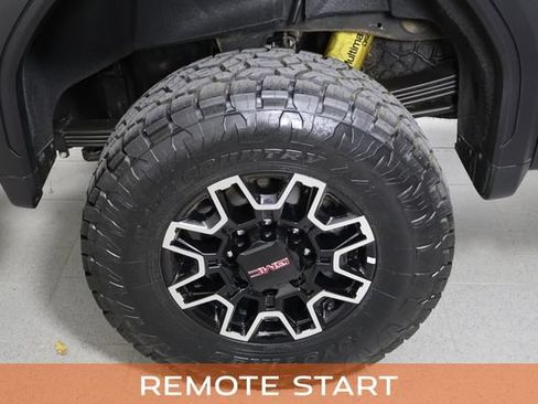 Used 2025 GMC Sierra 2500 AT4X AWD/4WD image 15