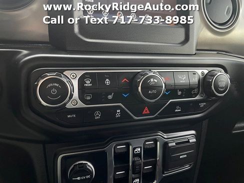 Used 2022 Jeep Wrangler Unlimited Sport image 19