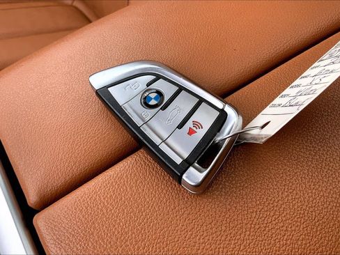 Used 2020 BMW X5 xDrive40i w/ Premium Package image 15