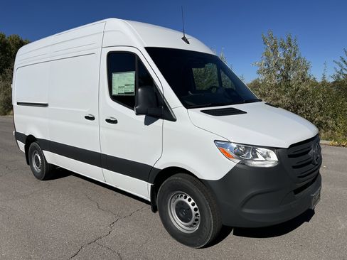 New 2025 Mercedes-Benz Sprinter 2500 image 4