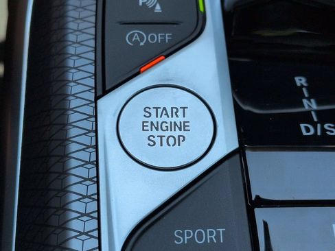 New 2026 BMW 330i Sedan w/ M Sport Package RWD image 28