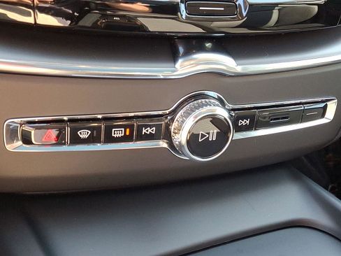 Certified 2025 Volvo XC60 T8 Core w/ Climate Package image 16