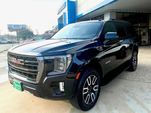 Used 2023 GMC Yukon AT4 w/ Max Trailering Package image 5