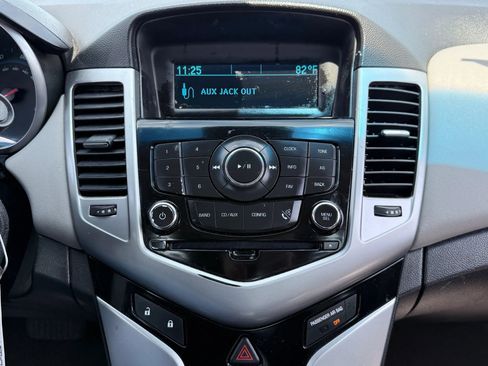 Used 2014 Chevrolet Cruze LS image 18