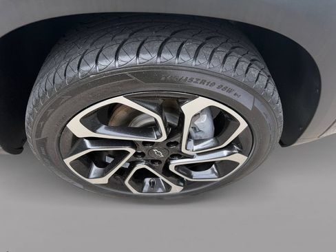Used 2024 Chevrolet Trax RS FWD image 9