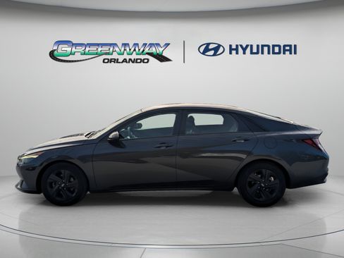 Used 2022 Hyundai Elantra SEL FWD image 5