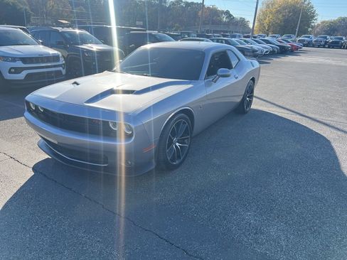 Used 2016 Dodge Challenger R/T Scat Pack image 3
