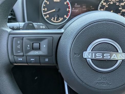 Used 2023 Nissan Rogue S image 19