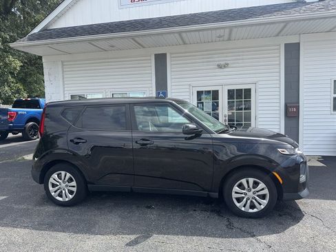 Used 2020 Kia Soul LX FWD image 3