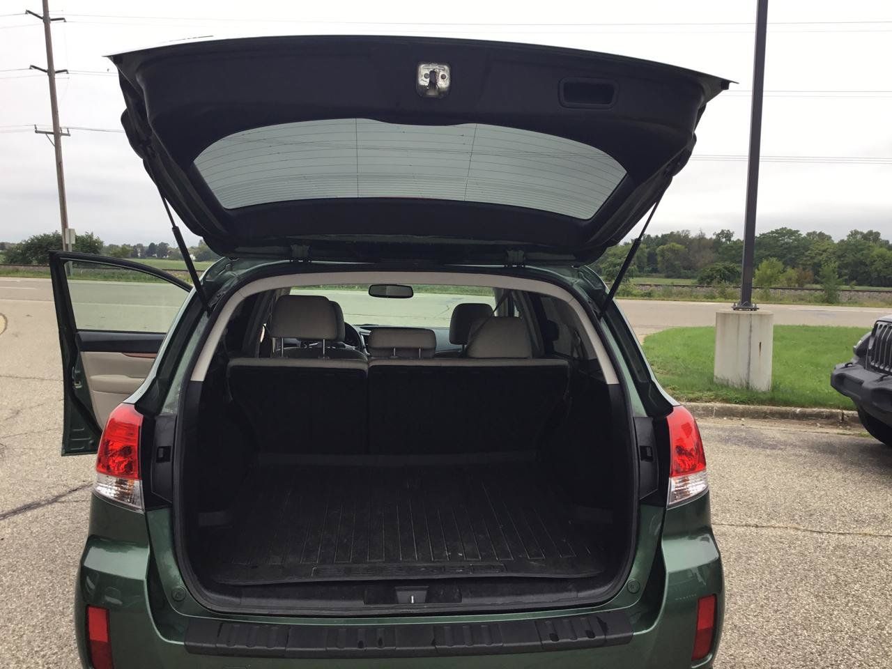 Used 2014 Subaru Outback 2.5i Limited AWD/4WD image 21