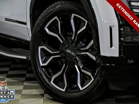 Used 2025 GMC Sierra EV Denali AWD/4WD image 3