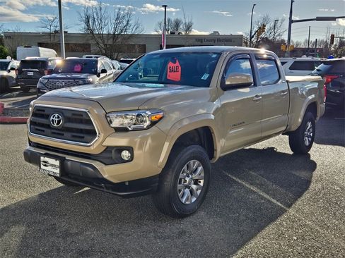 Used 2017 Toyota Tacoma 2WD Double Cab image 1