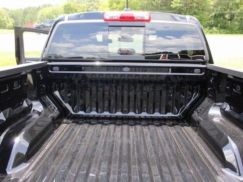 New 2025 Chevrolet Colorado Z71 w/ Technology Package AWD/4WD image 22