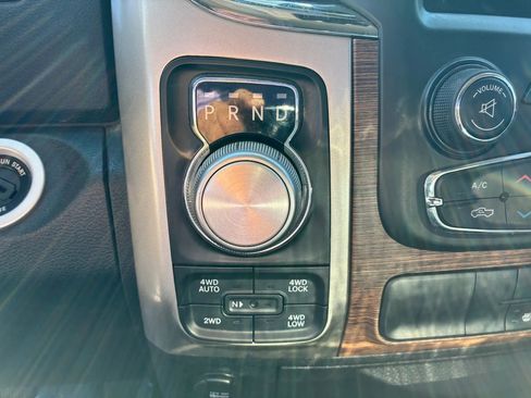 Used 2018 RAM 1500 Laramie AWD/4WD image 18