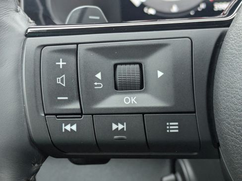 Used 2023 Nissan Pathfinder Platinum w/ Cargo Package AWD/4WD image 25