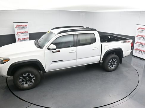 Used 2019 Toyota Tacoma TRD Off-Road AWD/4WD image 27