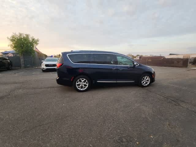 Used 2020 Chrysler Pacifica Limited FWD image 15