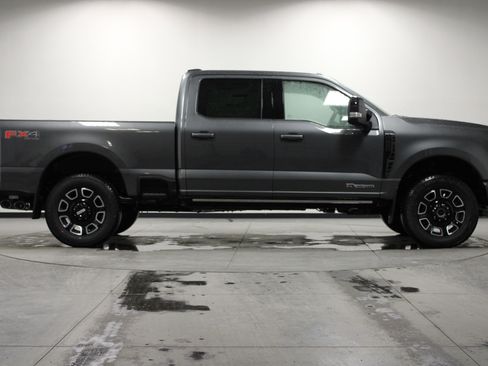 New 2026 Ford F250 Platinum image 3