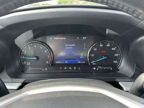 Used 2023 Ford Explorer XLT w/ Equipment Group 202A AWD/4WD image 16