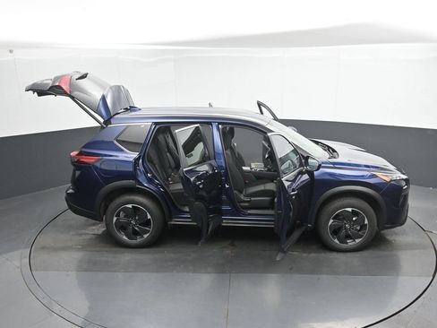 Used 2025 Nissan Rogue SV AWD/4WD image 50
