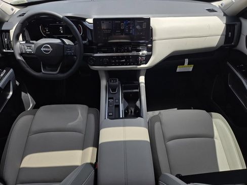 New 2026 Nissan Pathfinder SL FWD image 16