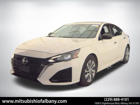 Used 2024 Nissan Altima 2.5 S FWD image 1