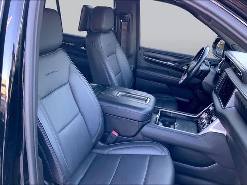 Used 2023 GMC Yukon Denali w/ Denali Reserve Package AWD/4WD image 9