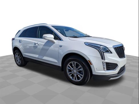 Used 2023 Cadillac XT5 Premium Luxury w/ Technology Package FWD image 2