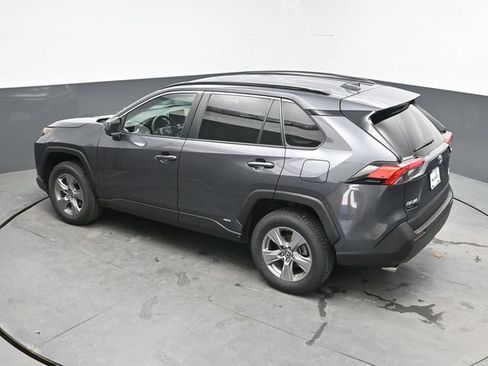 Used 2023 Toyota RAV4 LE AWD/4WD image 29