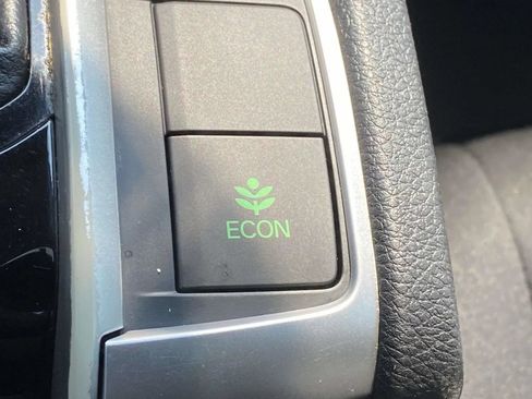 Used 2021 Honda Civic EX image 29
