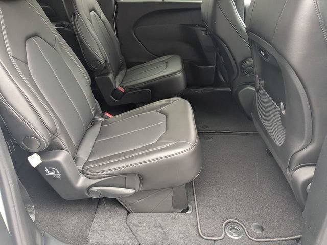 New 2026 Chrysler Pacifica Select AWD/4WD image 25