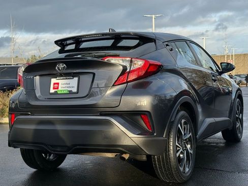 Certified 2022 Toyota C-HR XLE image 5